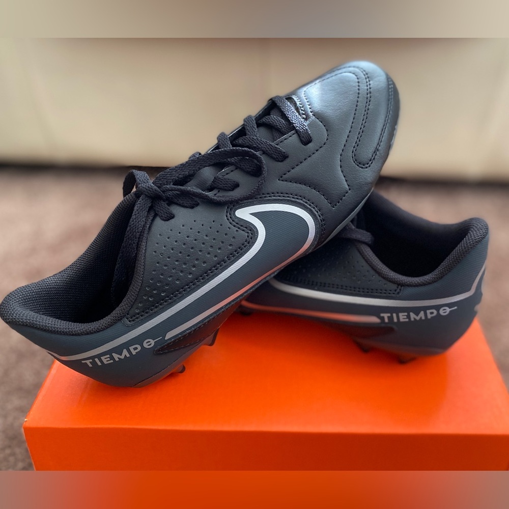 Nike Jr Legend 9 Club Cleats